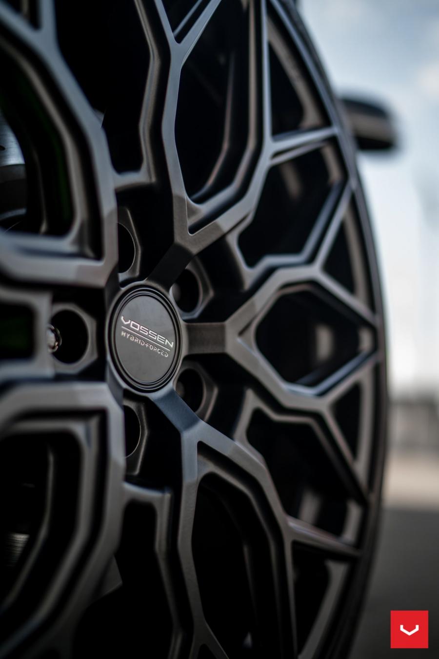 Колеса Infiniti Q50S on Vossen Wheels (HF-2) 2018 года  (фото 21 из 45)